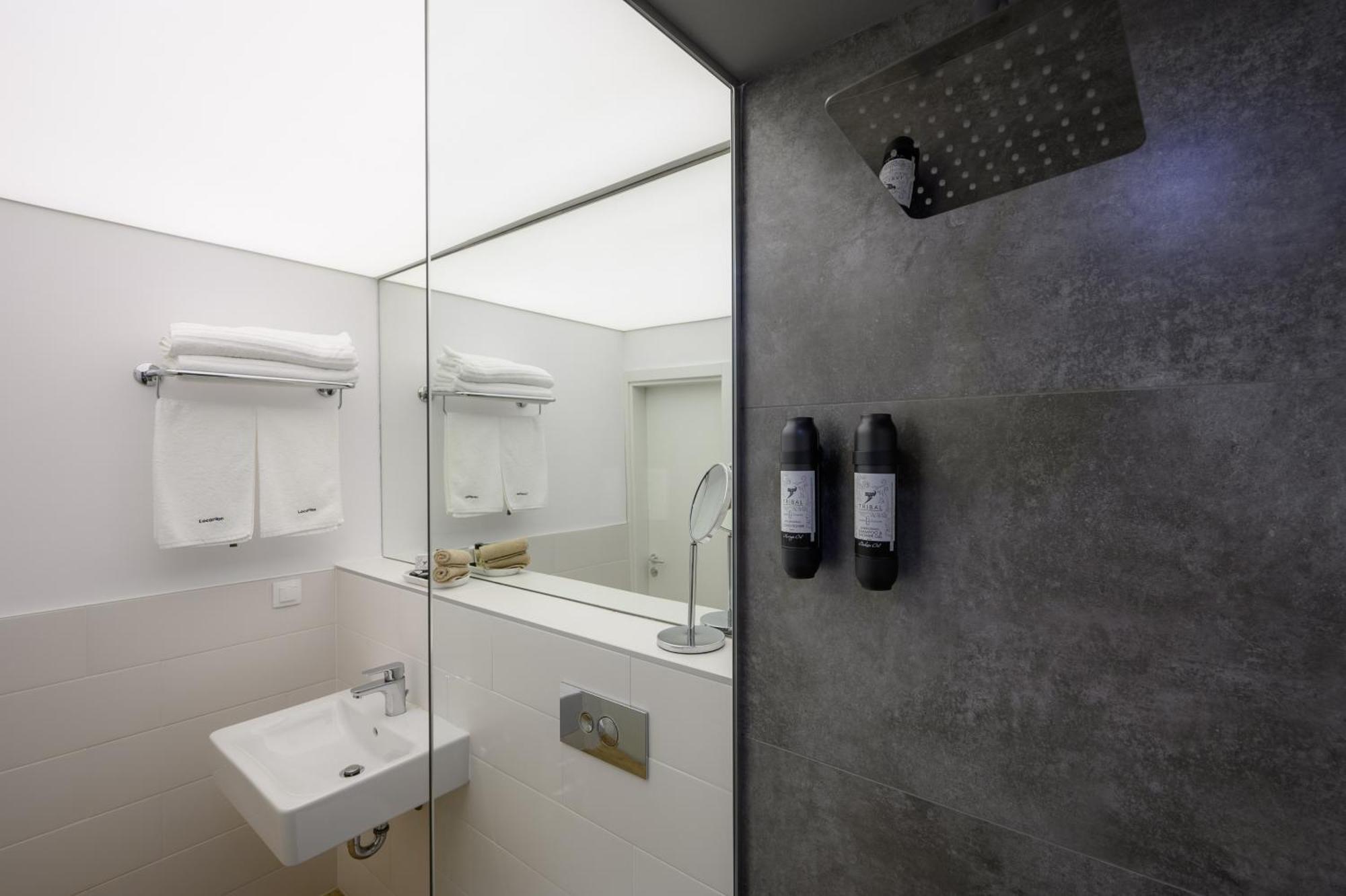 Hotel Location 3*